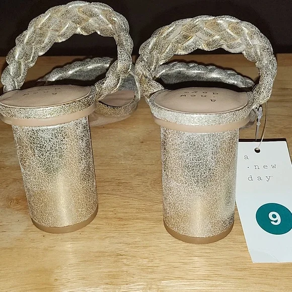 Women's Open Toe Sandals - Picture 3 of 4